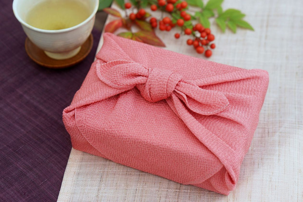 お歳暮・お年賀ギフトの基本マナー<br>贈る時期や相場もわかりやすく紹介